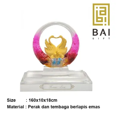 Produk BAI GIFT PAJANGAN PATUNG SEPASANG ANGSA LAPIS EMAS CRYSTAL 2 ~blog/2023/3/14/angsa_kristal_3